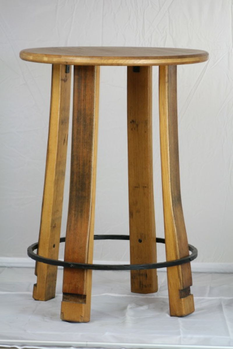 Stehtisch aus Weinfassdauben, Platte Massivholz 80 cm Durchmesser